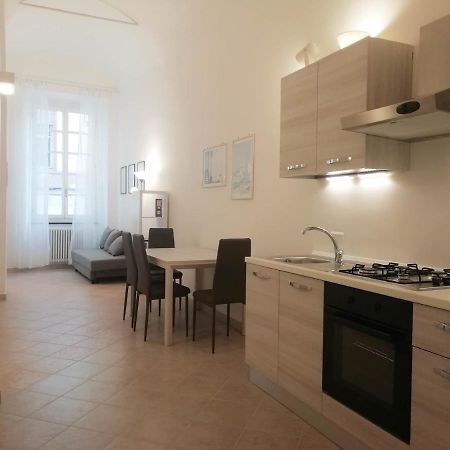 Mistrangelohome 5 - Appartamento In Pieno Centro Savona Exterior foto